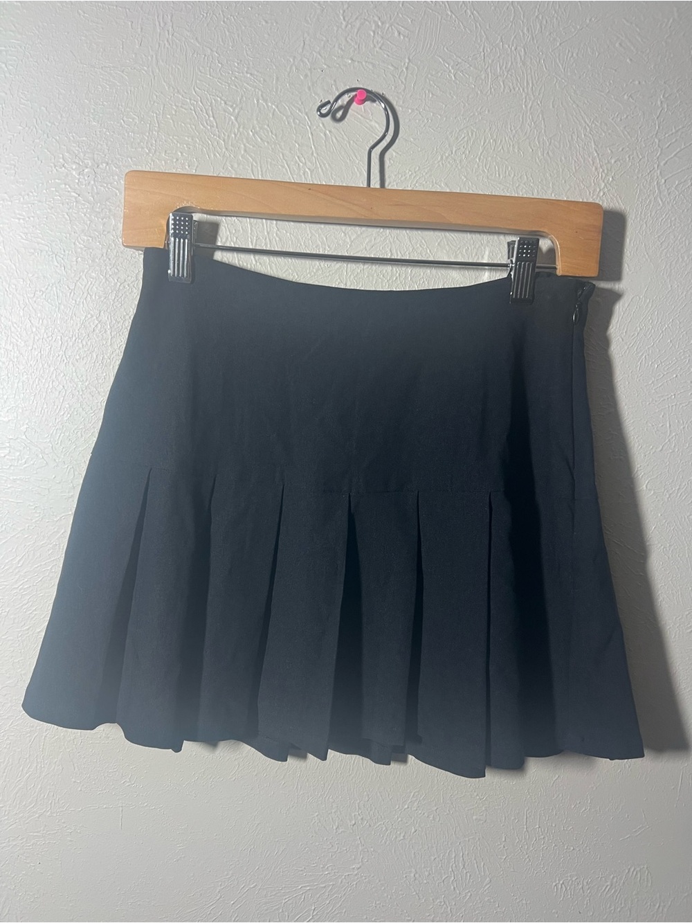 Garage Jupe Pleated Black Mini Skirt - Classic Women’s Skirt size XS